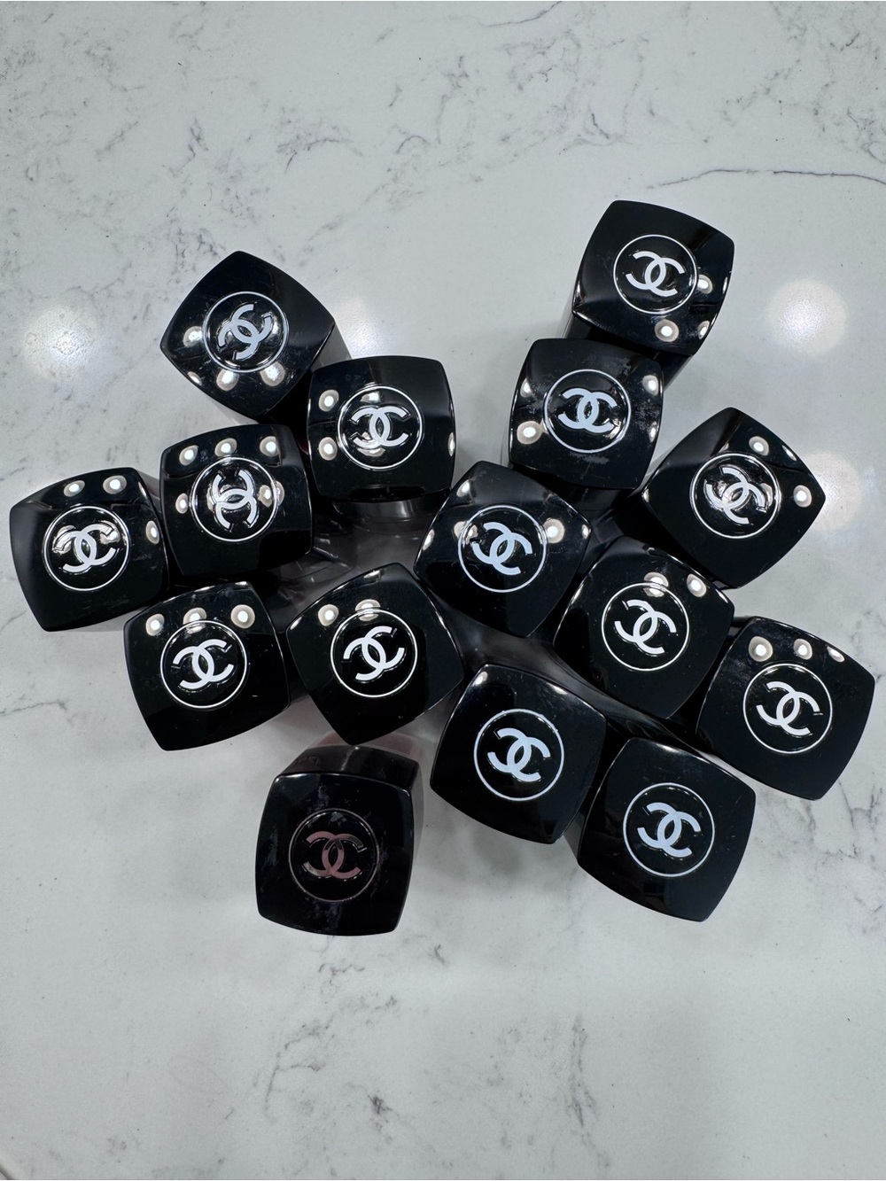 CHANEL - Picture 4 of 5